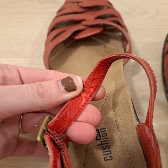 Clarks Burnt Red Leather Cushioned Short Wedge Wendg Land Mary Jane Sandal 9.5 - Picture 4 of 7